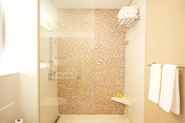 Bathroom 26