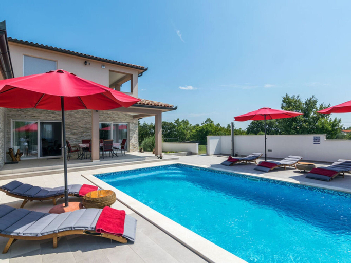 Pool 4, Villa Lena Comfortable Holiday Residence, Marčana