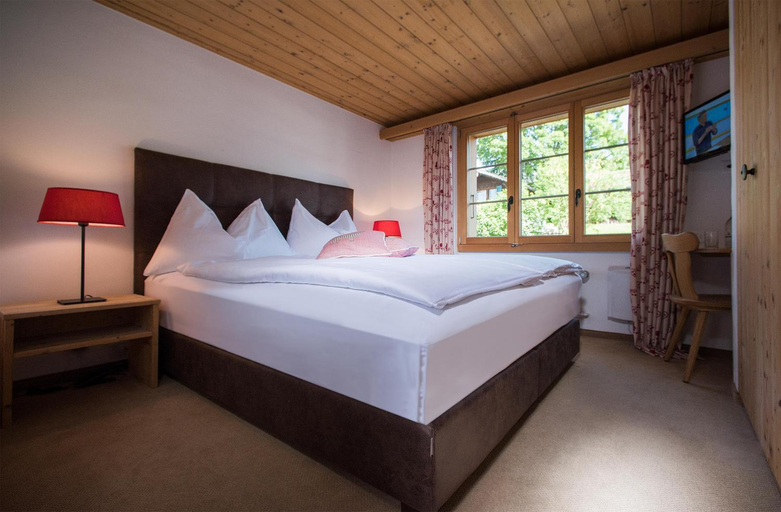 Bedroom 3, Hotel Kernen, Saanen