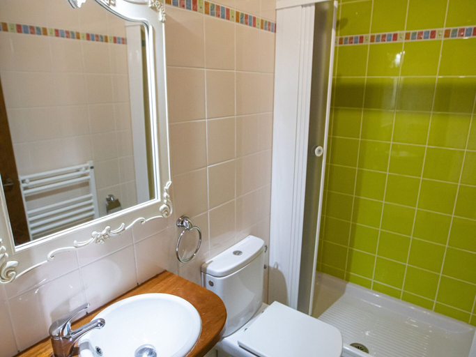 Bathroom 5, Chalet in Toba With Garden & Fireplace, Burgos