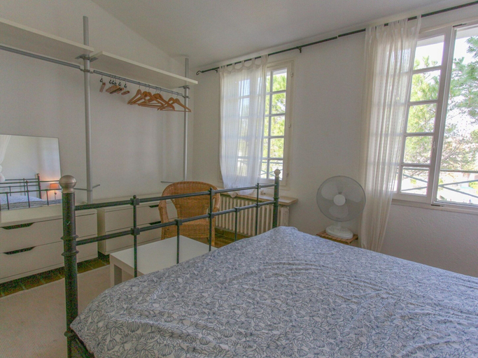 Room 4, Pleasant Holiday Home in Port Grimaud With Garden, Var