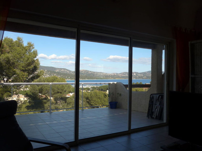 View from property, Cosy Holiday Home Near Town Centre, Var
