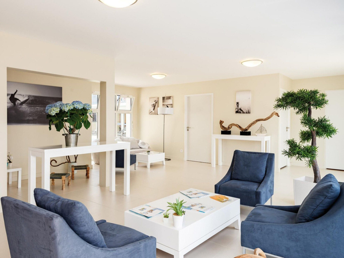 Living area 2, Apartment in Biscarosse Near Sandy Beach, Landes
