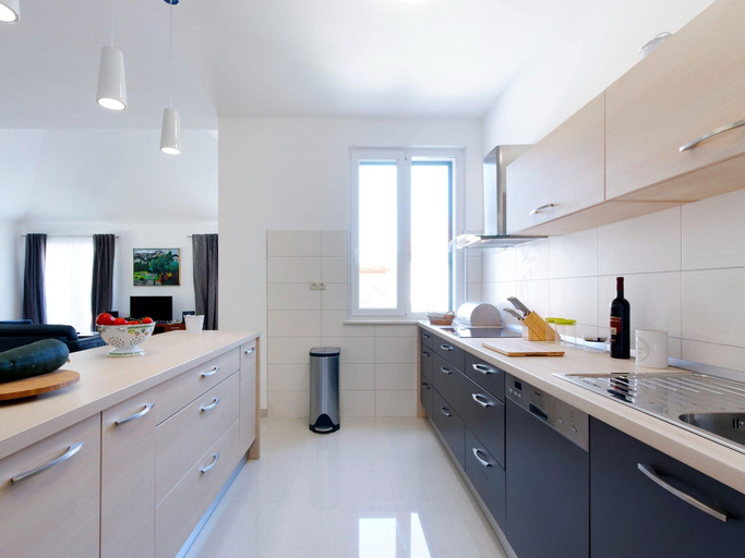 Private kitchen 5, Villa in Croatia With Stunning Mountain Views, Vrgorac