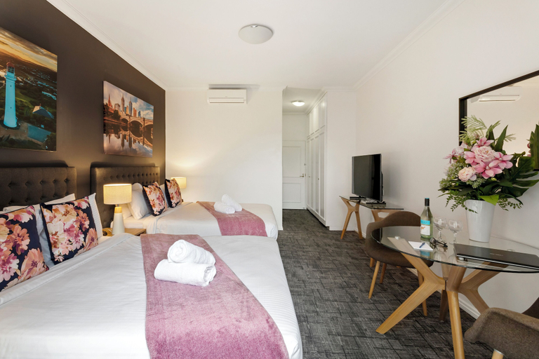 Bedroom 3, Kimberley Gardens Hotel & Serviced Apartments, Melbourne