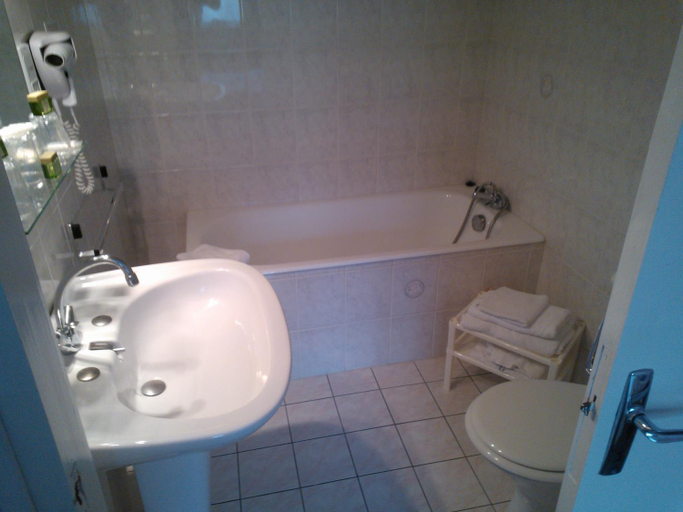 Bathroom, Hotel Le Franco-Belge, Ardennes