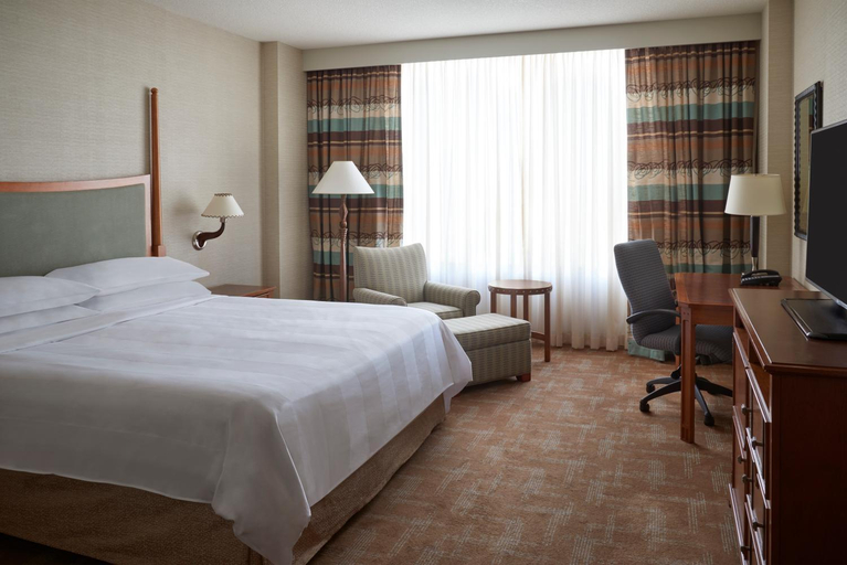 Bedroom, River Cree Casino and Resort, Division No. 11