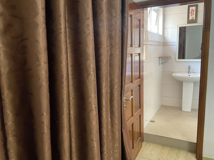 Bathroom 3, Blue Bay Holiday Resort