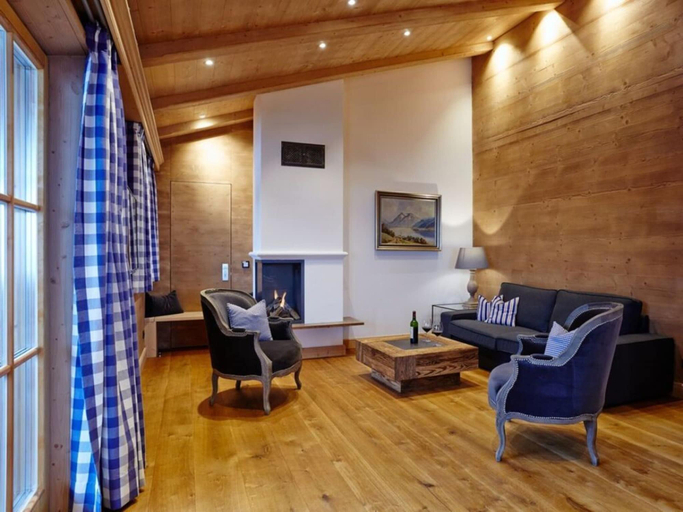 Others 4, Chestnut in Chalet Bergerhoh, Miesbach