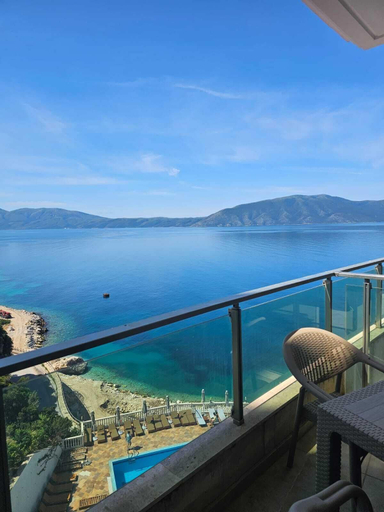 Others 5, Gaudium Loft, Vlorës
