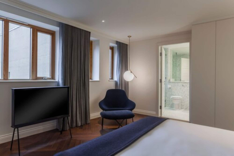 Bedroom 2, The Roseate Reading, Reading