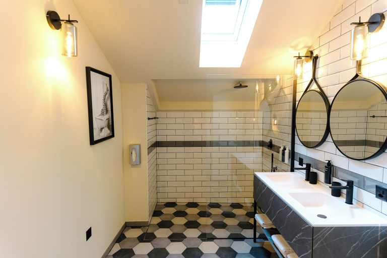 Bathroom 3, Seven Town House Boutique Hotel, Locarno