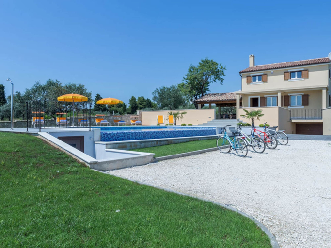 Pool 3, Villa Felice Comfortable Holiday Residence, Fažana