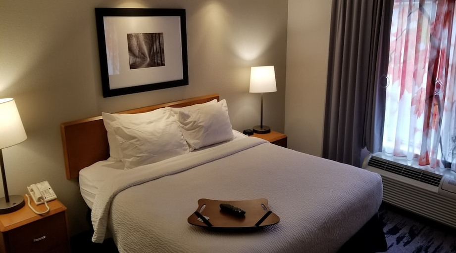 Bedroom 2, Fairfield Inn Suites By Marriott Mt Vernon Rend Lake, Jefferson