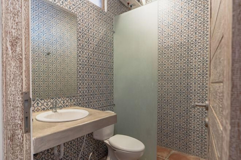 Bathroom 11