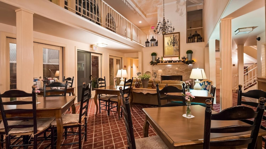 Food & Drinks 5, Elm House Inn, Napa