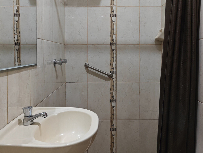 Bathroom 4, Hotel Turikys-Churín, Oyon