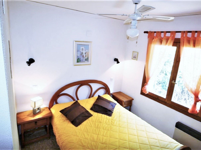 Room 5, Villa in Denia With Pool Near Montgo Park, Alicante