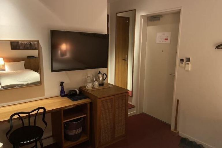 Bedroom 12
