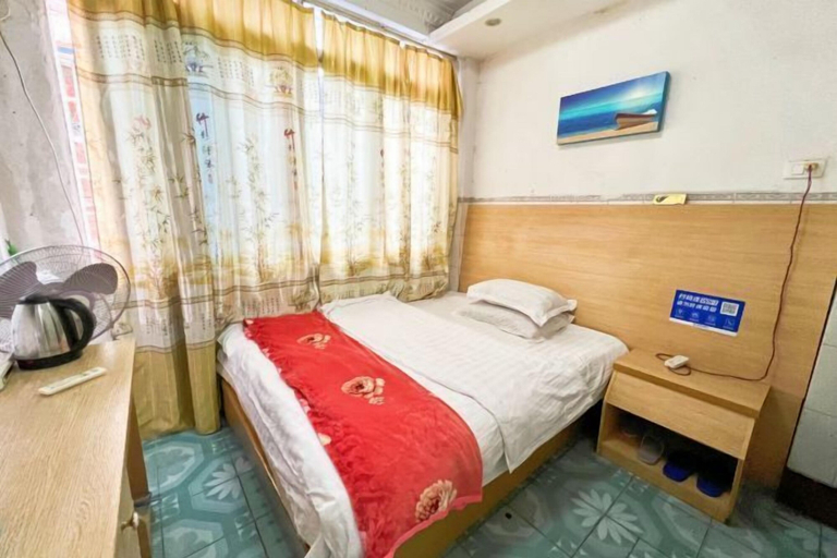 Bedroom 5, Yiqun Hotel, Liuzhou