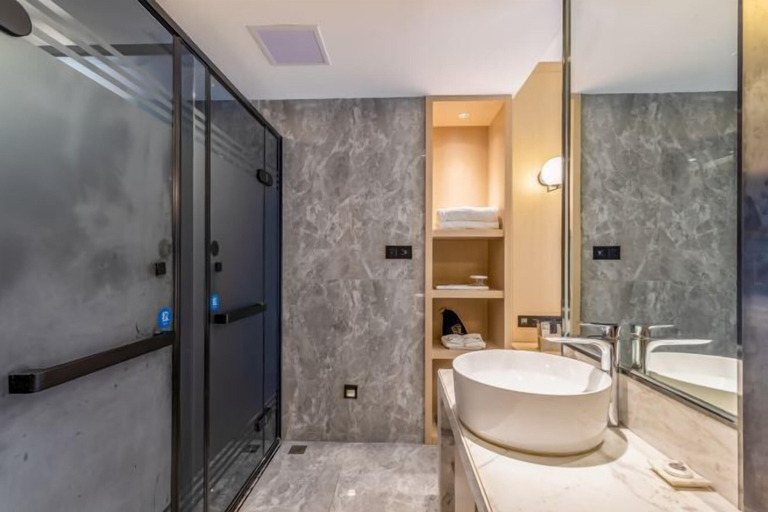 Bathroom 4, Tian Bo Hotel, Leshan