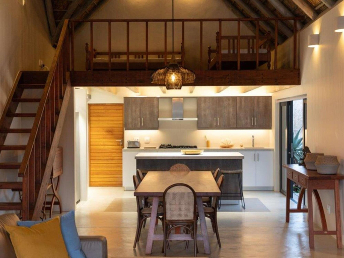Private kitchen 3, Villa in Hoedspruit with a Jacuzzi, Mopani