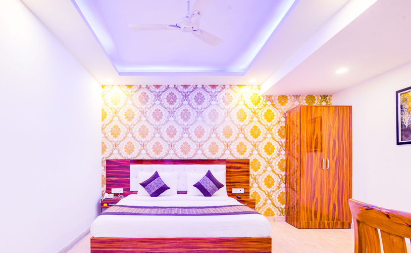 Bedroom 3, Hotel Fabulous At Delhi Airport, West