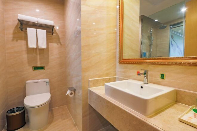 Bathroom 4, Vienna Hotel (Yixing High-speed Railway Station), Wuxi