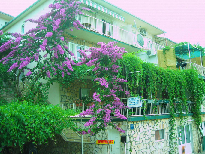 Others 5, Villa Volga, Jelsa