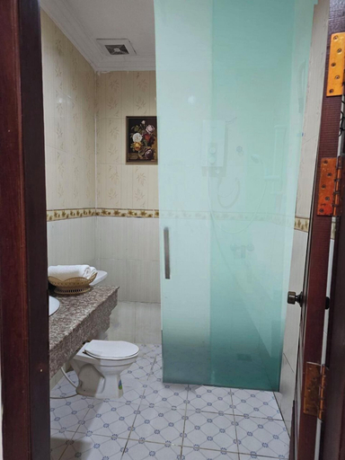 Bathroom, Thon Thean Hotel, Ruessei Kaev