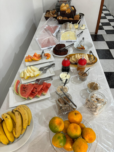 Food & Drinks