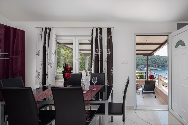 Others 4, Apartments Babic, Milna