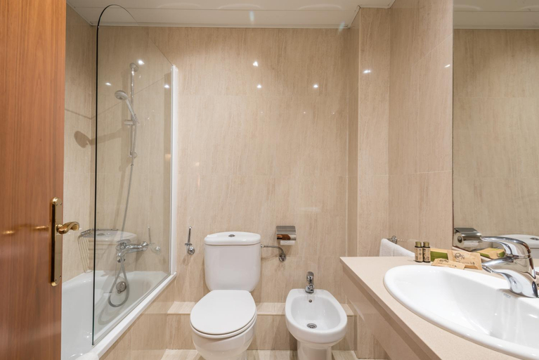 Bathroom 4, Riu Nere, Lleida