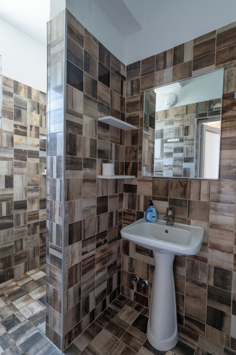 Bathroom 3, Nika Hotel Rradhime, Vlorës