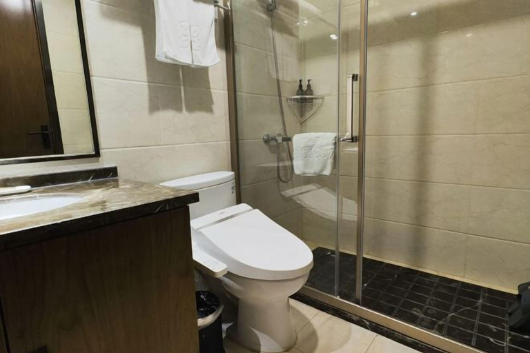 Bathroom 3, Yiyuan Hotel, Yangzhou