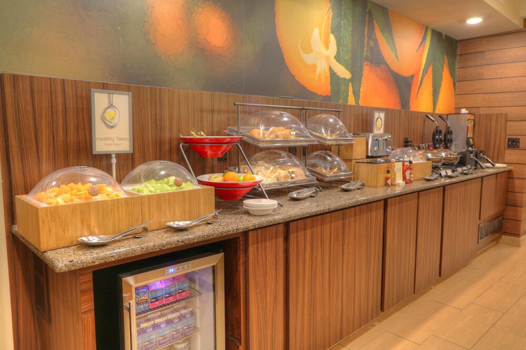 Food & Drinks 4, Fairfield by Marriott Mt Pleasant, Isabella