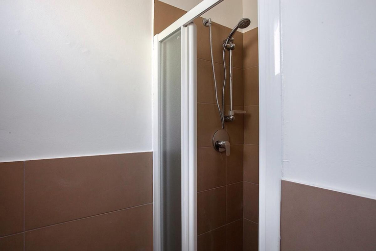 Bathroom 2, Hotel Spring, Rimini