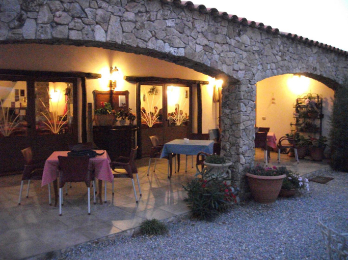 Food & Drinks 2, Agriturismo Rocce Bianche, Medio Campidano