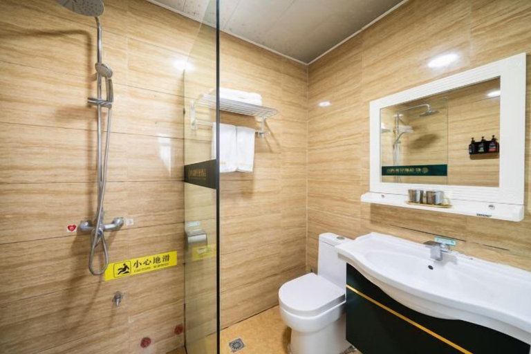 Bathroom 3, Yue Rui Fan Light Luxury Hotel, Baise