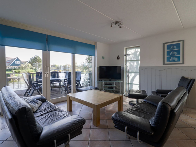 Living room 2, Waterfront Villa With Sauna in Friesland, Wûnseradiel