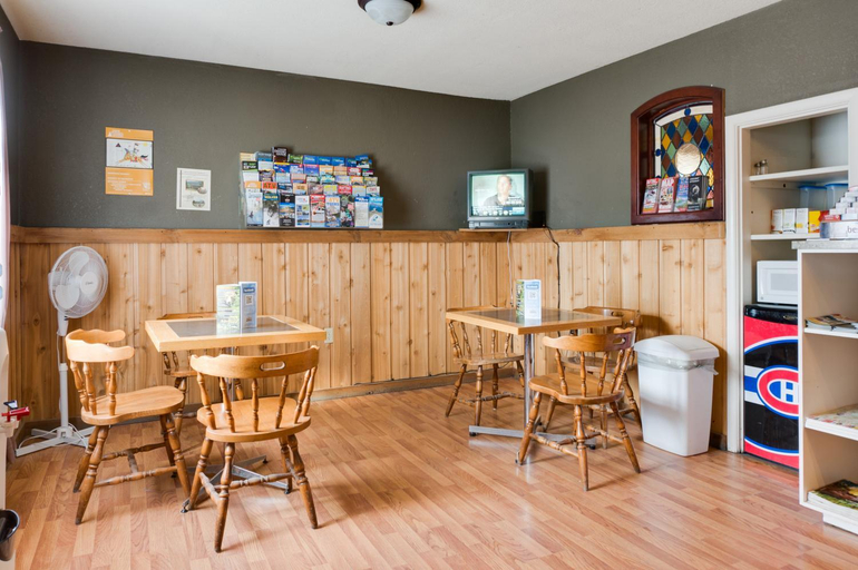 Public Area 2, The Drake Inn, Division No. 15