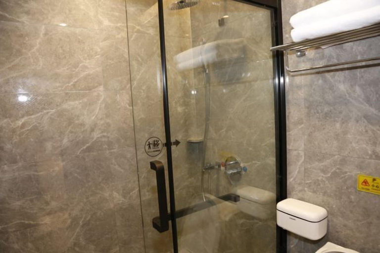 Bathroom 4, Shibazi Hotel, Yangjiang