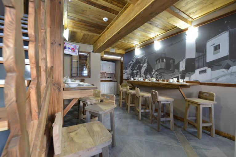 Food & Drinks 2, M4478 Mollino Rooms, Aosta