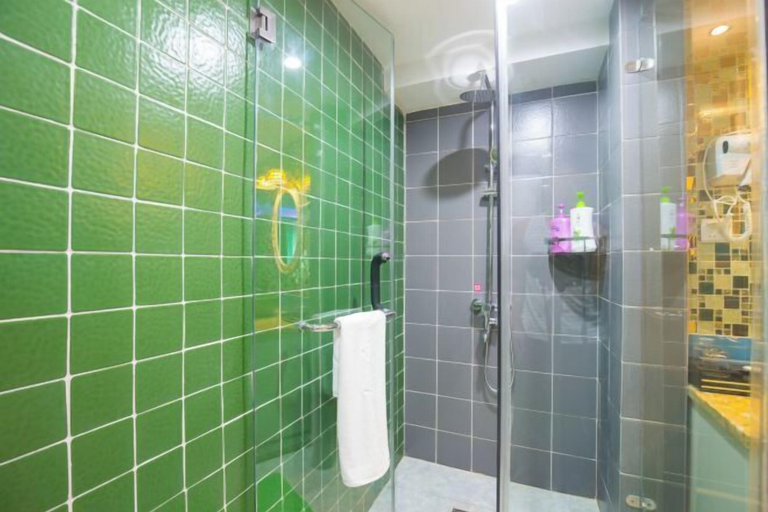 Bathroom 4, Kezhilian Theme Hotel, Xishuangbanna Dai