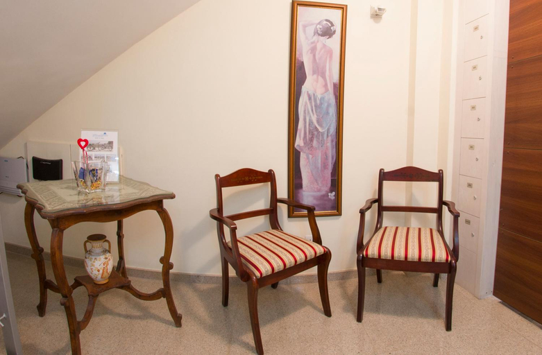 Public Area, Mesogios House Suites, Larnaca