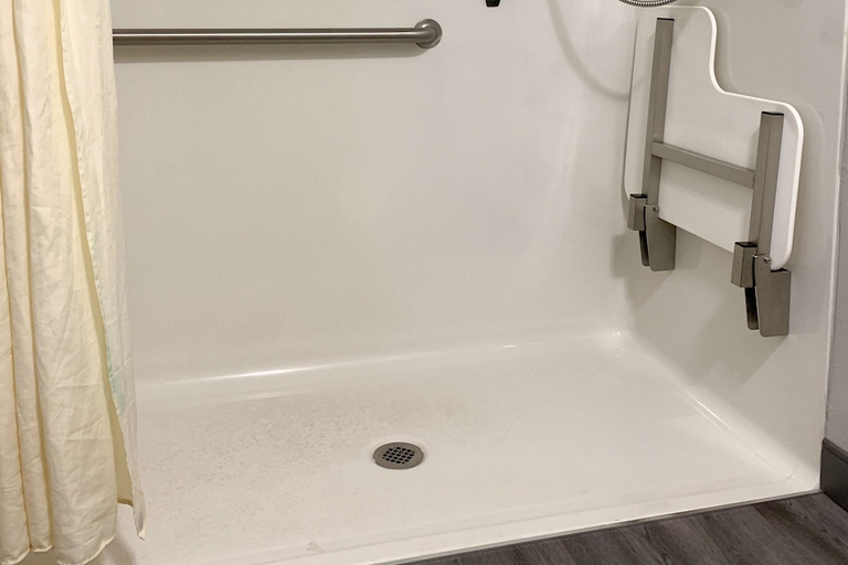 Bathroom 4, Knights Inn - Nashville, TN, Davidson