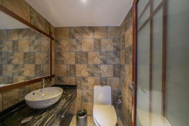 Bathroom 5, Jinyatai Holiday Manor, Hengyang