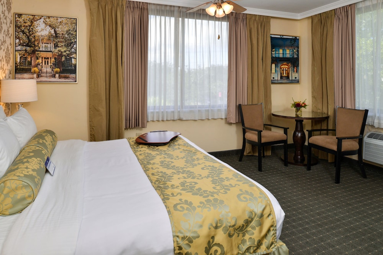 Bedroom 2, St Charles Inn, Superior Hotel, Orleans
