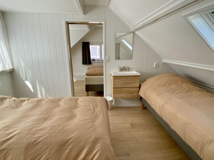 Room 2, Holiday Apartment Het Zeepaardje, Bergen