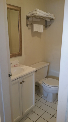 Bathroom 3, Super 8 by Wyndham Monticello NY, Sullivan